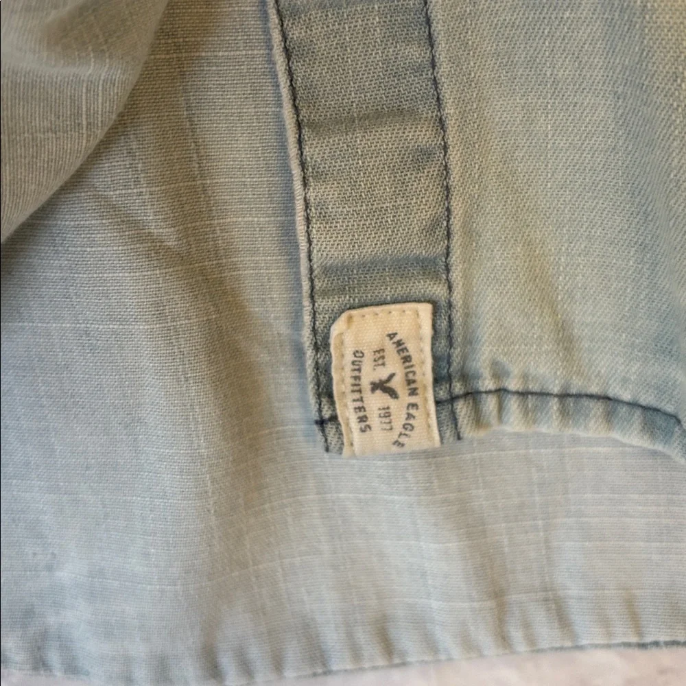 American Eagle Denim Button Down Shirt Long Sleeve Light Blue Slim Fit Small